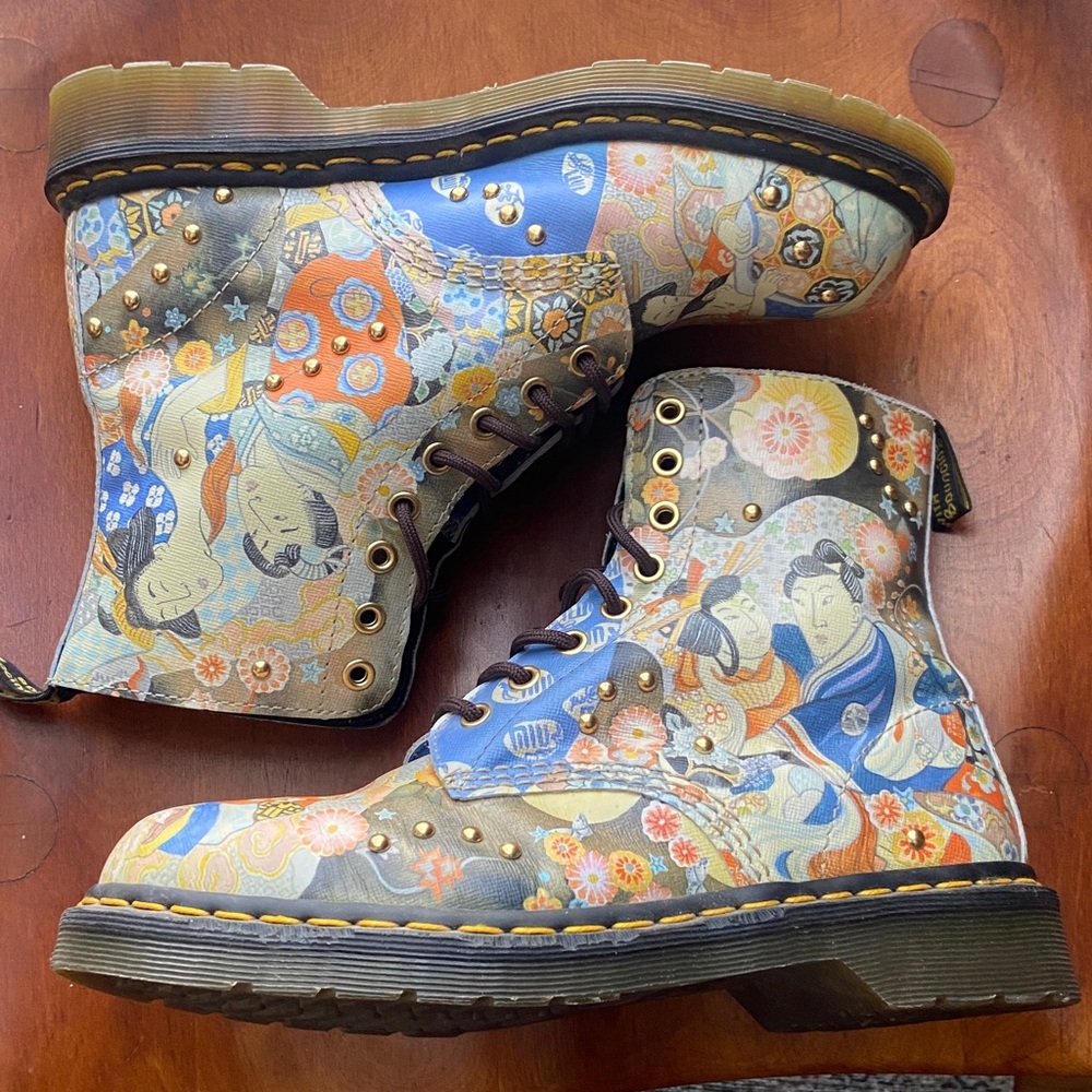 RARE! Dr. Martens 1460 Pascal Eastern Art Backhand Leather Boots Women's Size 9 - Picture 8 of 16